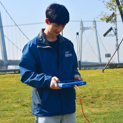 PQWT TC150 Ondergrondse Waterdetector met 150m Diepte 7 Inch Touchscreen en Drievoudige Frequentie voor Geofysisch Wateronderzoek